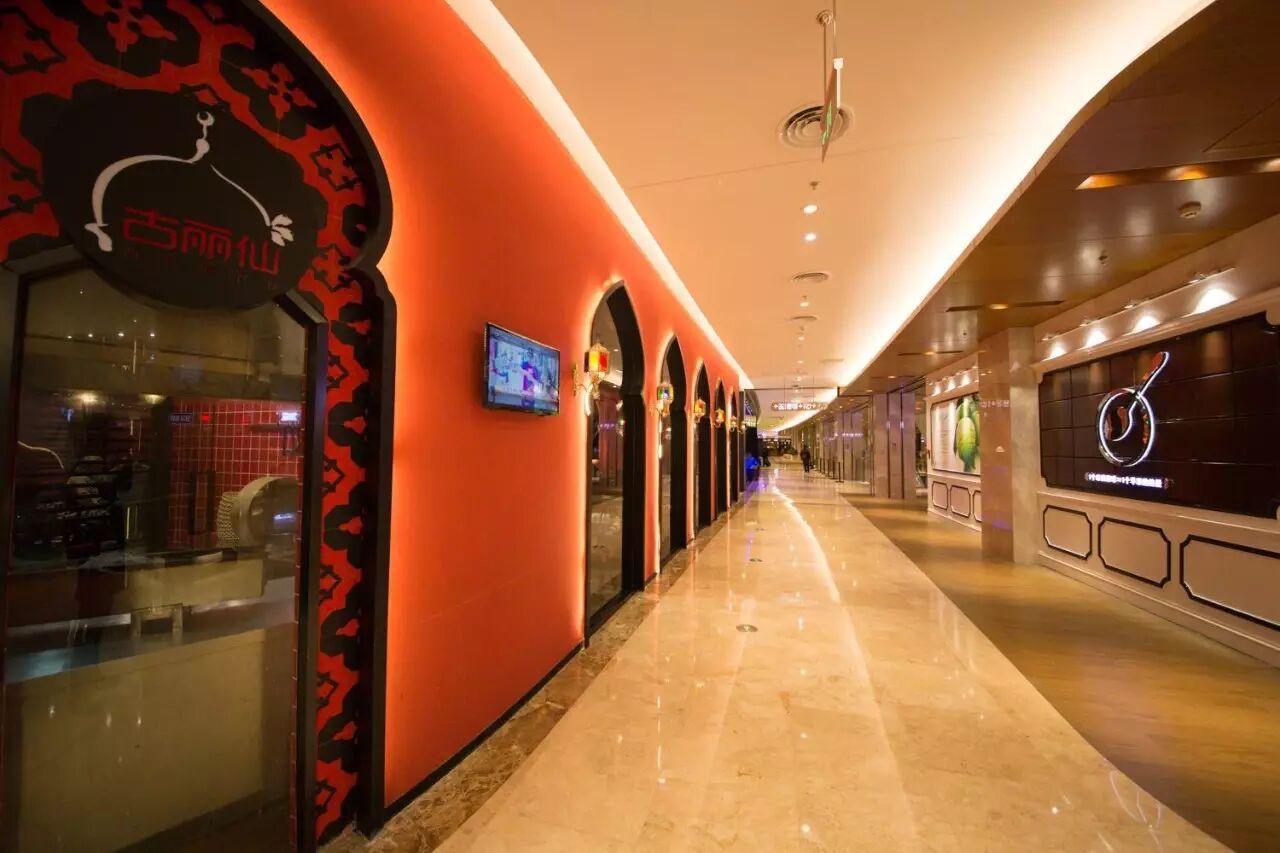 灯光美到你会永远记住这个购物中心