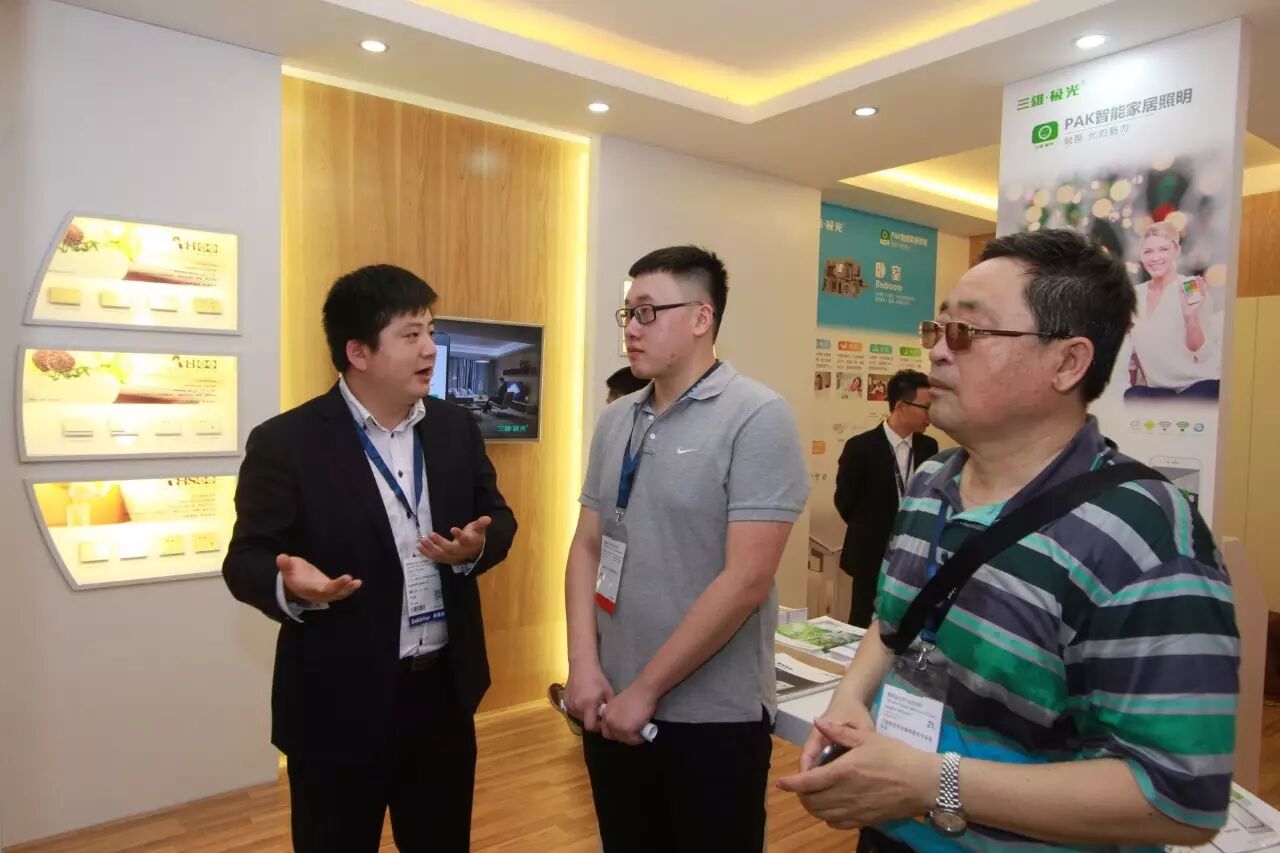 这周除了光亚展 去哪都别来约我！