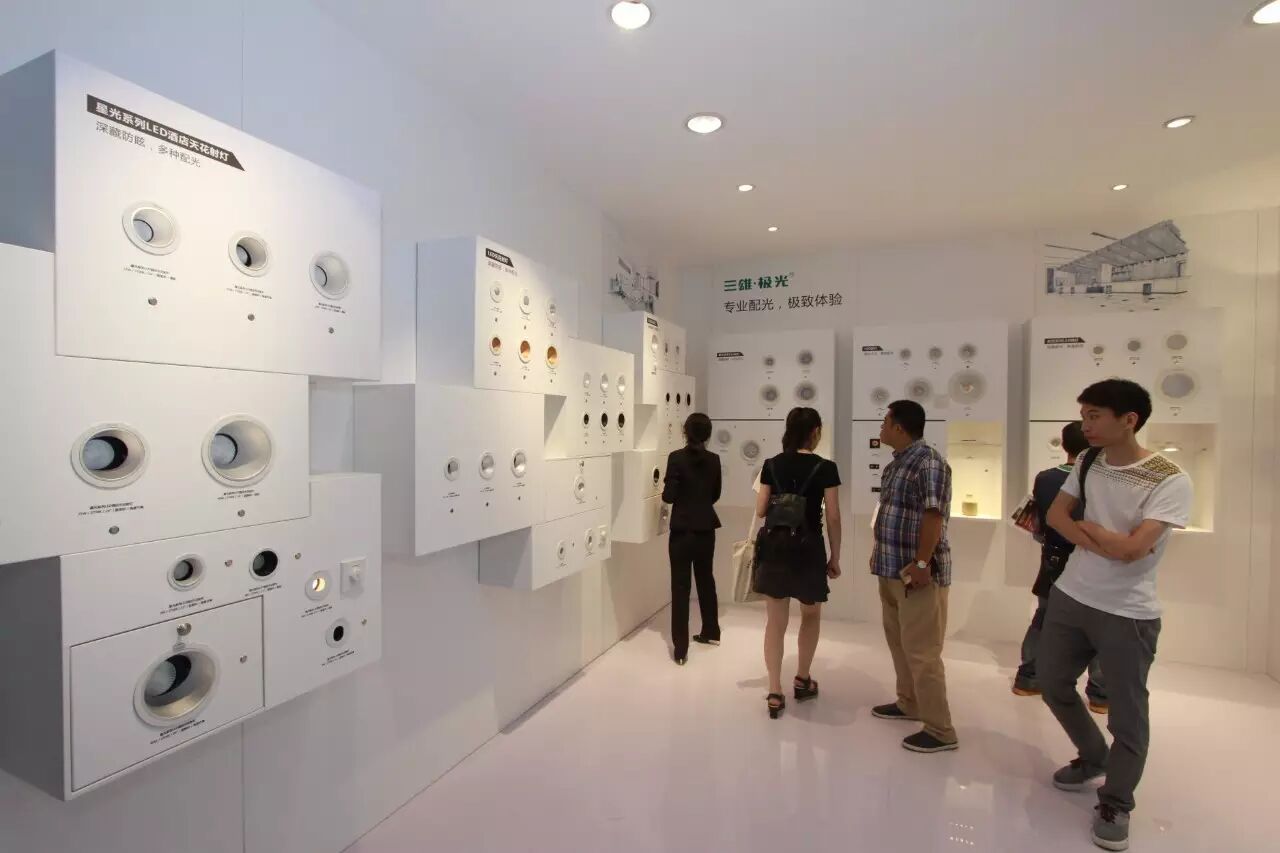 这周除了光亚展 去哪都别来约我！