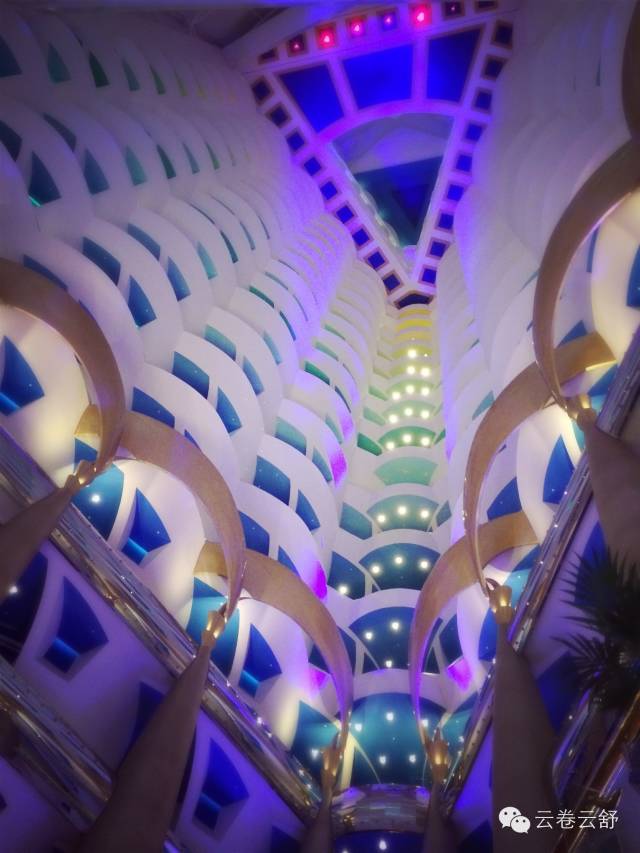 迪拜游最强装腔指南 || 旅行着 时髦着 边走边让Style Up? - 苏妍 - 苏妍论男女 迪拜游最强装腔指南 || 旅行着 时髦着 边走边让Style Up? - 苏妍 - 苏妍论男女