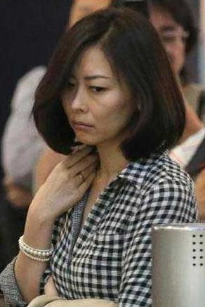 【中山美穗陷离婚风波 不堪记者穷追不舍】