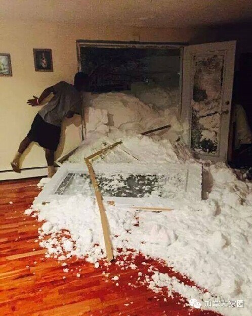 一场惨绝人寰大雪:美帝水牛城(buffalo)瞬间这样了(多伦多人民看后很恐惧) - 九头鸟 - ...欢迎四方博客... 一场惨绝人寰大雪:美帝水牛城(buffalo)瞬间这样了(多伦多人民看后很恐惧) - 九头鸟 - ...欢迎四方博客...