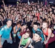 Selina与350名学生上演运动大片,让整个广州都沸腾了!
