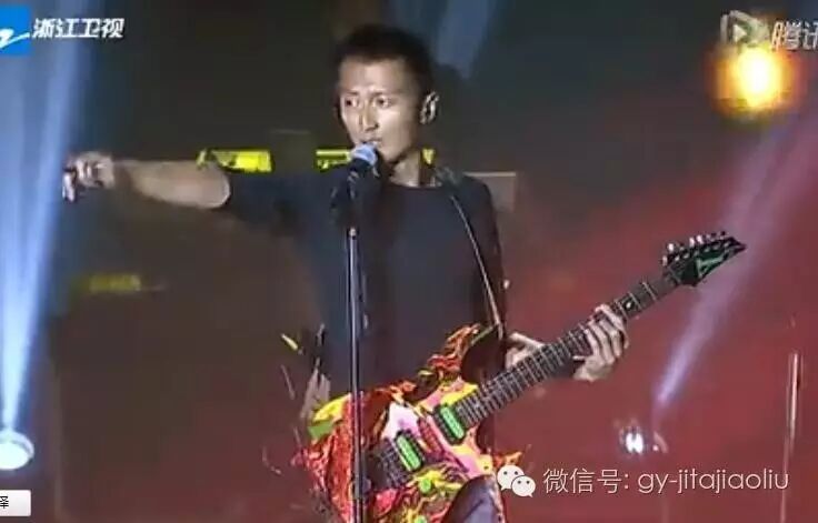 谢霆锋手指断后再弹吉他!一曲《活着viva》燃爆全场