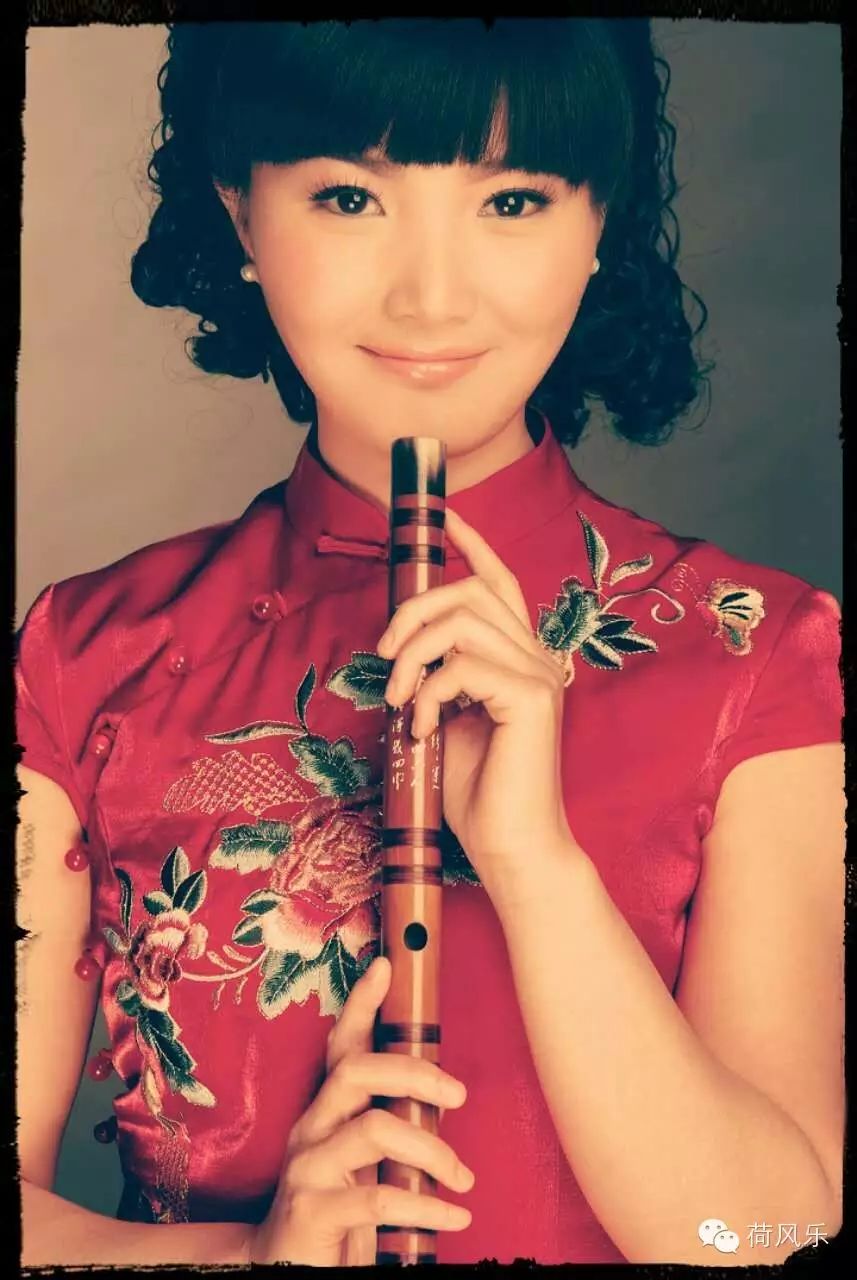 笛坛美才女蒋宁是中国最具魅力青年笛子演奏家,《中国竹笛》杂志执行