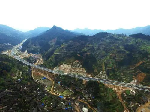 雷榕高速公路昨日破土动工,以后雷山去榕江只要40分钟