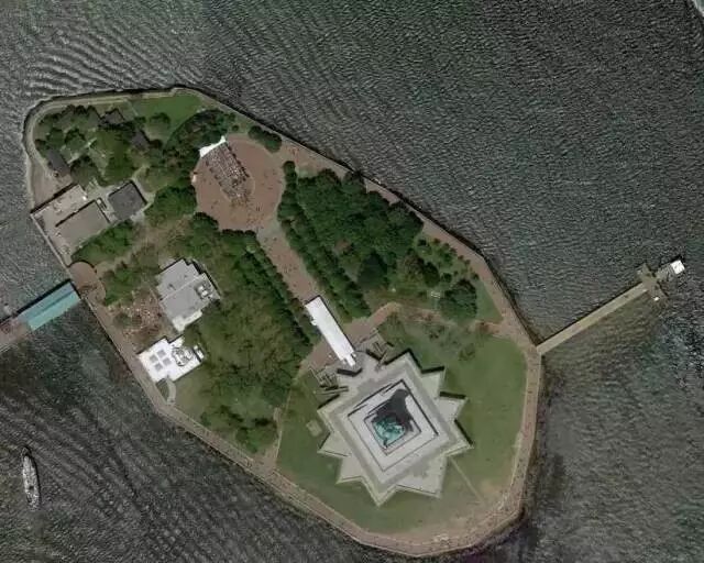 光外有光 | 周鍊