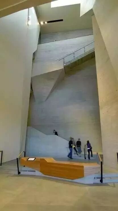 光外有光 | 周鍊