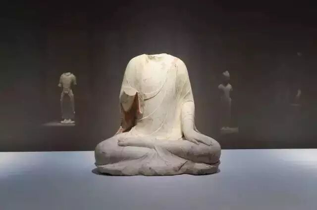 光外有光 | 周鍊