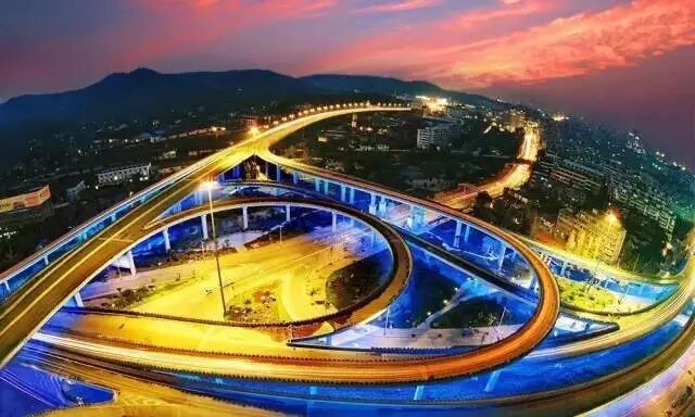 光外有光 | 周鍊