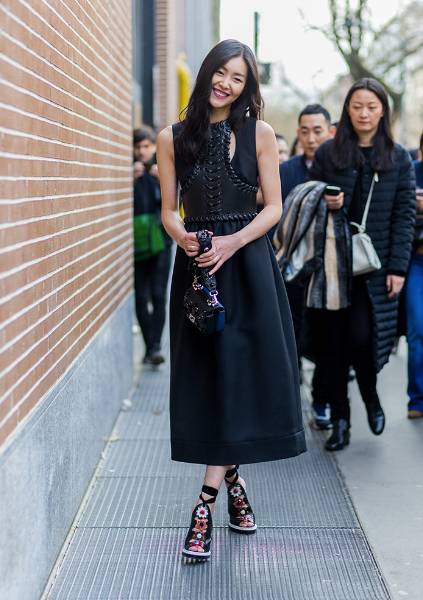 裸色鞋子配什么衣服_鞋子裸色还是黑色_裙子 裸色鞋子 搭配