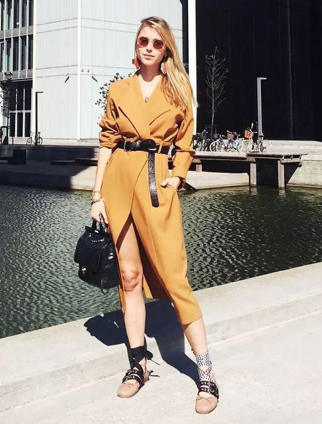 鞋子裸色还是黑色_裸色鞋子配什么衣服_裙子 裸色鞋子 搭配