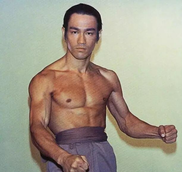 李小龙1972年邵氏拍的罕见古装造型《年羹尧》