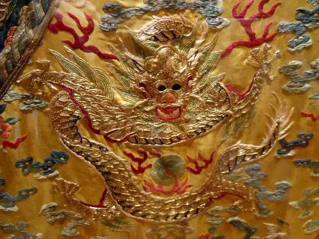 袁世凯登基"龙袍"背后藏着一个天大的秘密,说出来吓煞