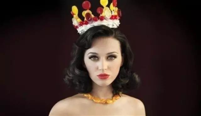 Katy Perry圣诞新单《Every Day Is a Holiday》