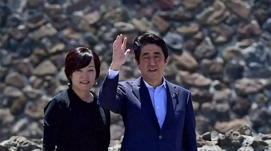 安倍晋三到底有没有被戴绿帽子?