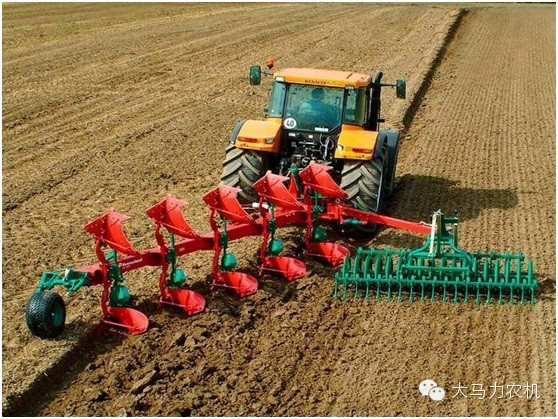 犁,是农业生产离不开的工具,现代农业要进行土壤改良