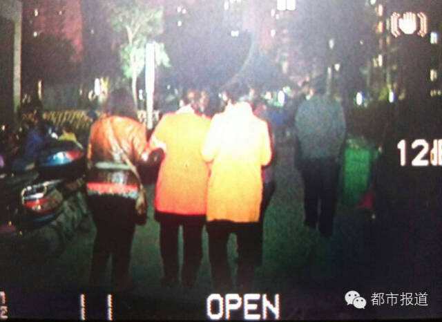 组图：郑州16岁男孩坠楼身亡 疑因进修压力年夜