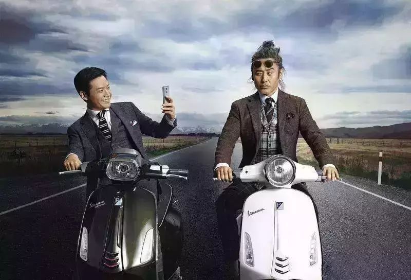 小米掌门人雷布斯和吴秀波大叔也喜欢vespa?