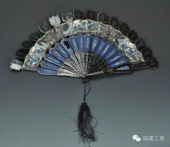 风情翩翩漆扇情