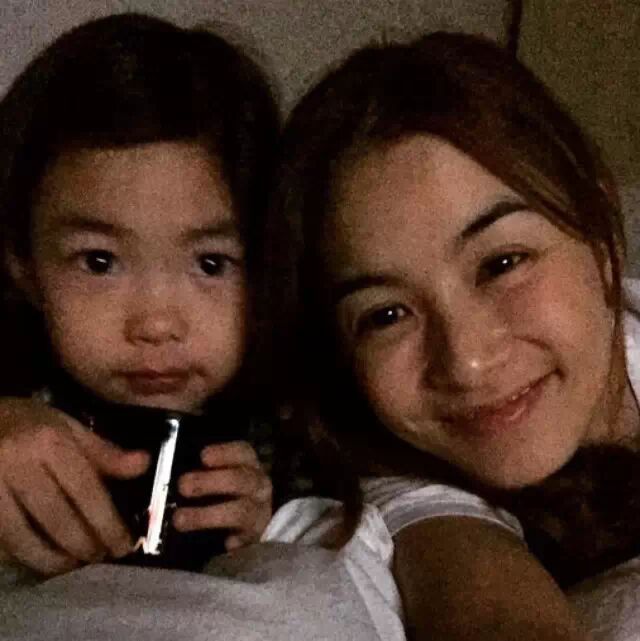 Haru-姜惠贞床上自拍等待Tablo “爸爸要买小鸡回来啊”