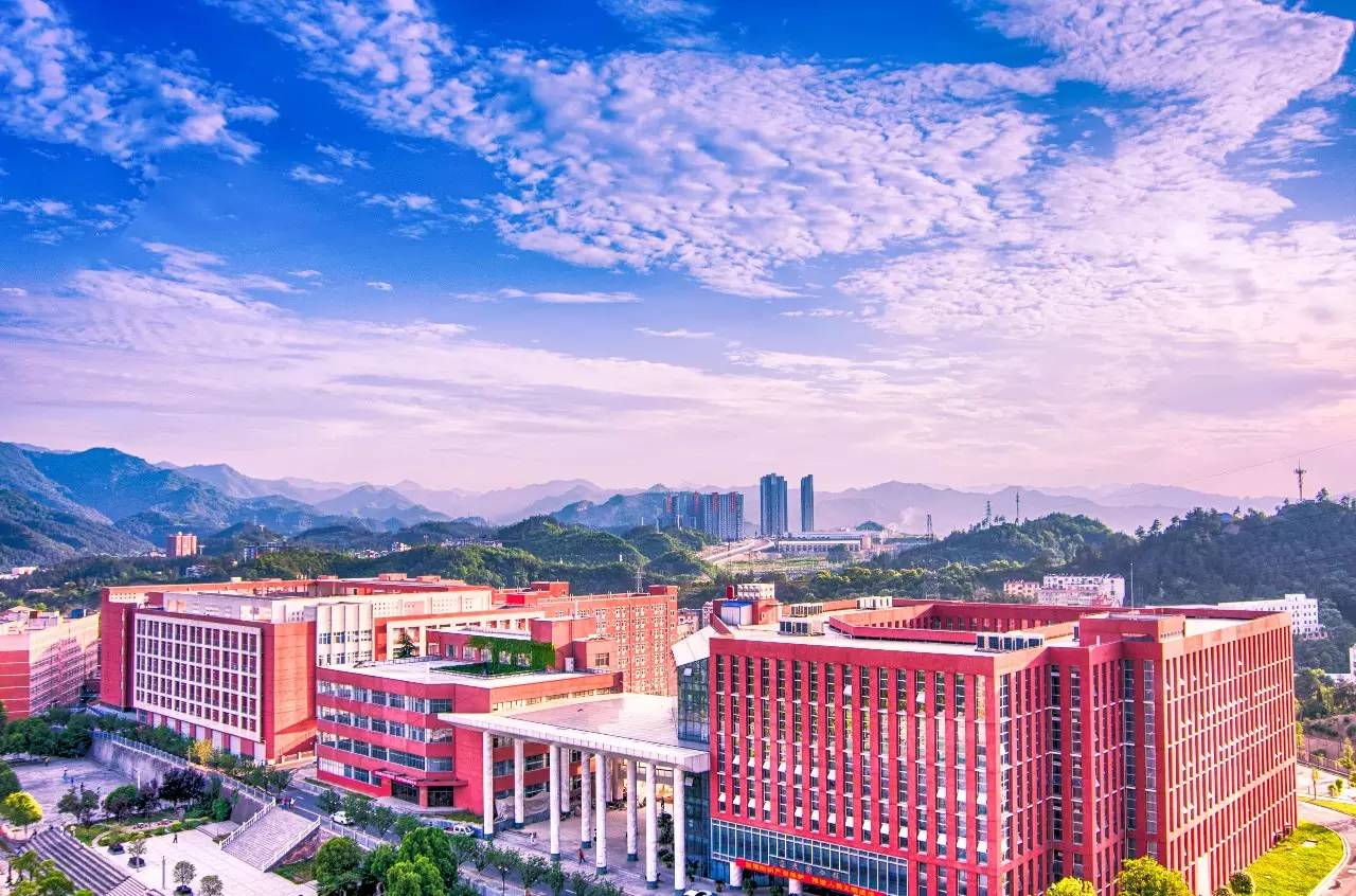 湖北汽车工业学院2017年人才招聘启事-来自微信公众号
