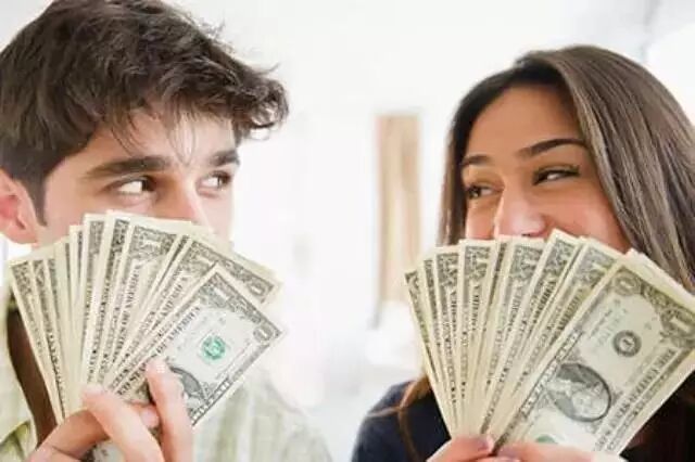 中收入阶层消费比例图_身高与收入的比例