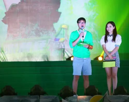 當(dāng)帥天遇見女神：張靚穎，便是“天靚”組合。