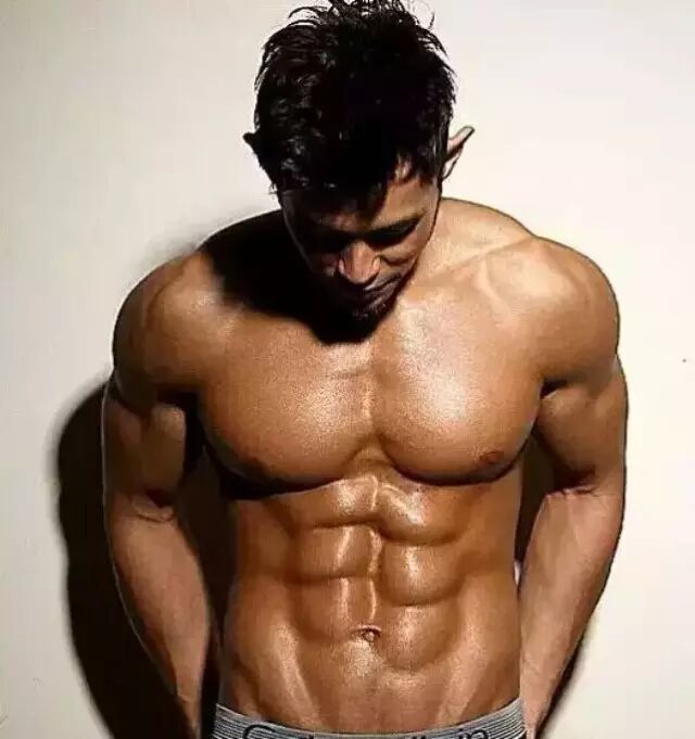 他就是爆红网络酷似周杰伦的肌肉榴莲哥,帅了一脸!