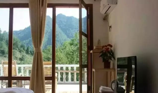 冠峰美學地板_木格子地板_愛峰木地板