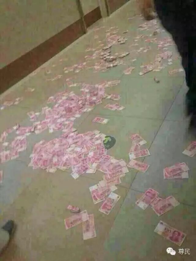 昨天一富豪查出绝症后，向公众抛撒巨额现金，并怒吼着讲出了发人深省的感慨419 / 作者:建筑19551213 / 帖子ID:106733