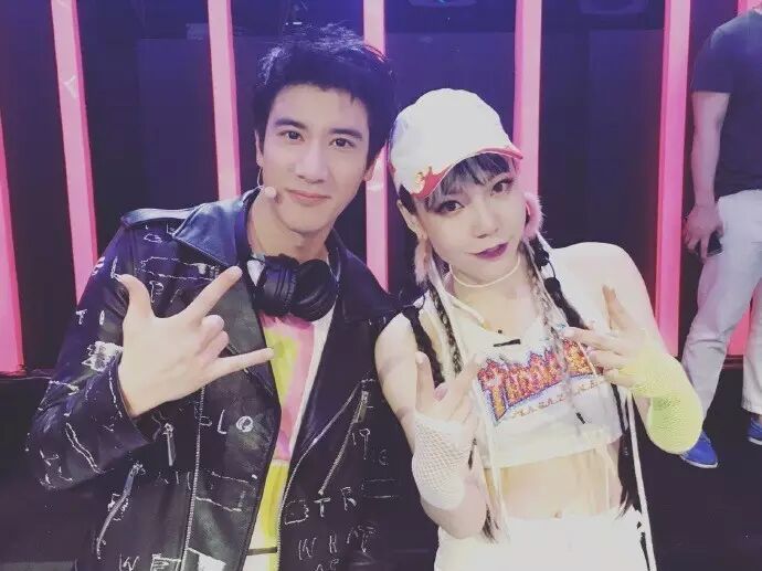 王力宏当导师直呼—过瘾!                   自己请国外顶级DJ—...