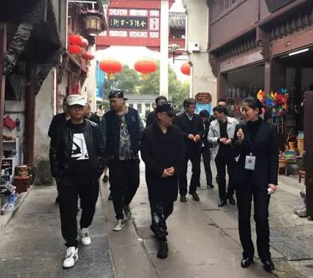 【淳幸福】你在老街偶遇他们了吗?孟非、郭德纲、黄健翔...
