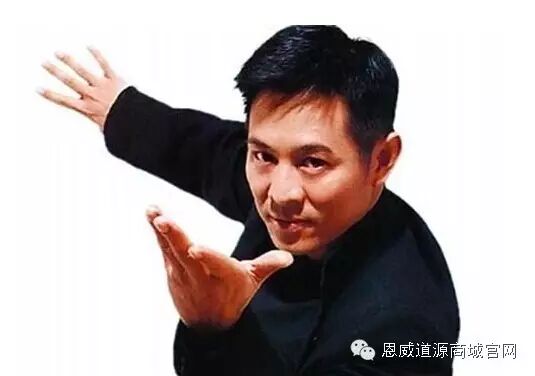 成龙都打不过他!却被医生判了死刑!李连杰自爆面临瘫痪...