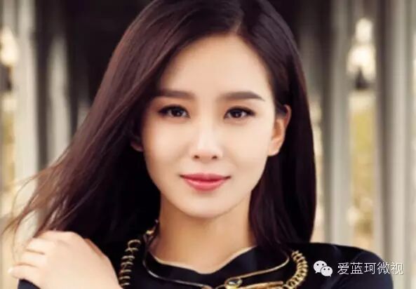 刘诗诗为什么腿老是张那么开?