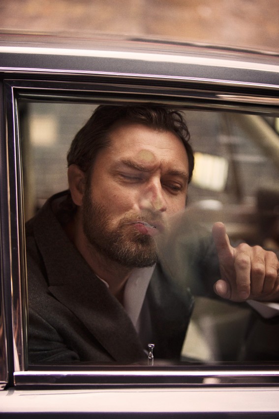 《五十度灰》的导演，可能是全英国最招“恨”的女人