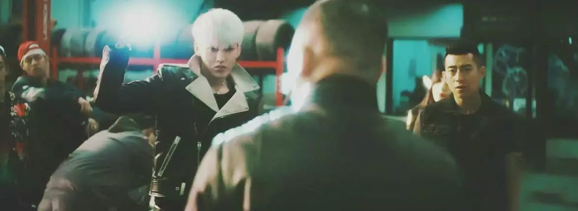 老炮儿」所有被删戏(这才像样) 此处并不见得是六爷为了掩饰自己哭过