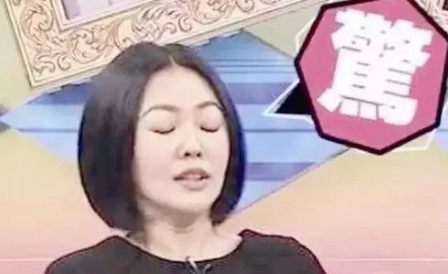 给李易峰涂唇膏 喂吴亦凡吃东西 我也要做明星身边的工作...