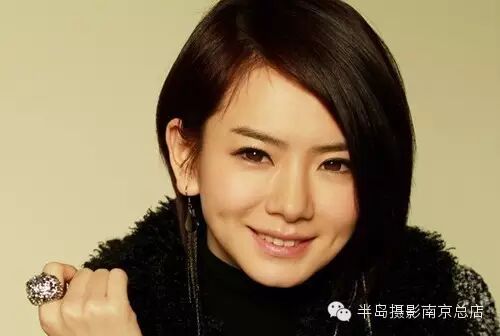 戚薇晒大长腿A4腰 辣妈产后怎变美?