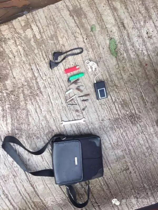 镇隆派出所伏击队员在镇隆联系市场抓获盗窃电动车嫌疑人李某