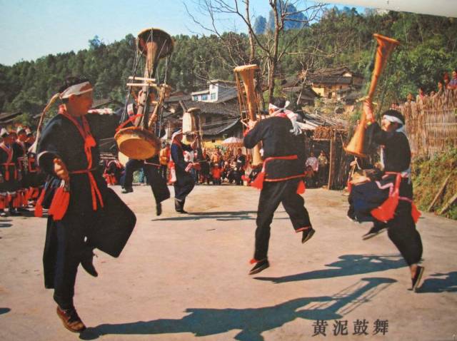 姑娘，穿民族服装的你其实很美！ | 瑶家悲歌：瑶绣技艺面临失传危险637 / 作者:小红花 / 帖子ID:106506