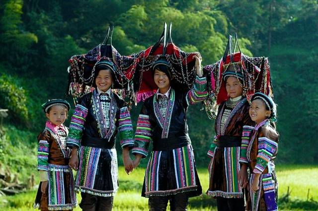 姑娘，穿民族服装的你其实很美！ | 瑶家悲歌：瑶绣技艺面临失传危险379 / 作者:小红花 / 帖子ID:106506