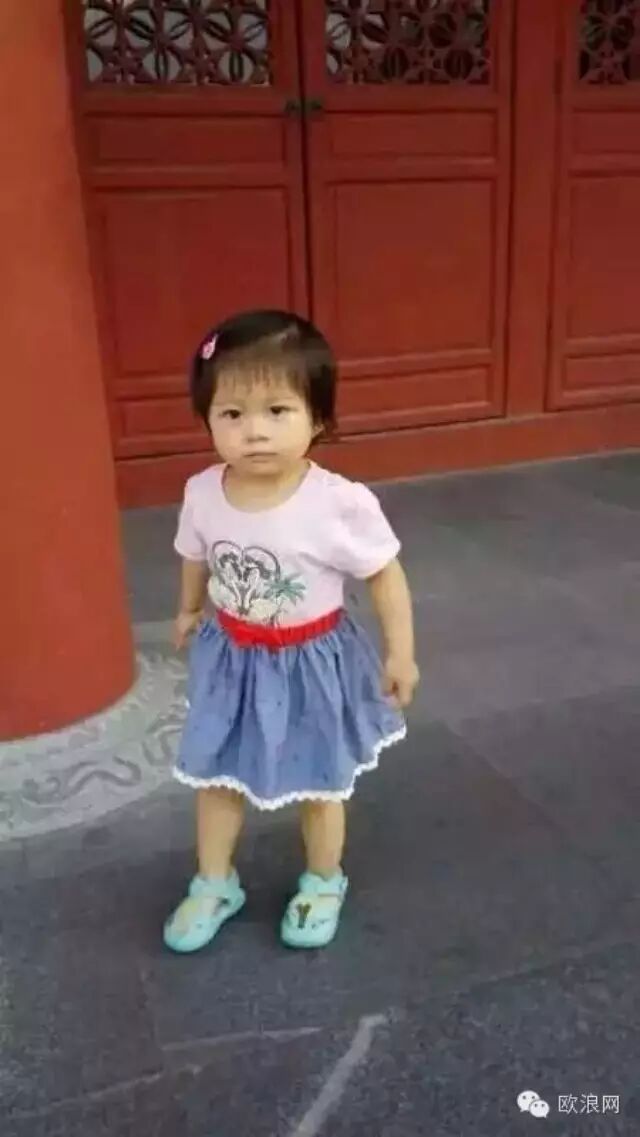 紧急寻人！丽水一小女孩在蔚蓝水岸小区门口被人抱走