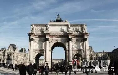 中国警察获邀在巴黎巡逻引热议 互派警察或成常态