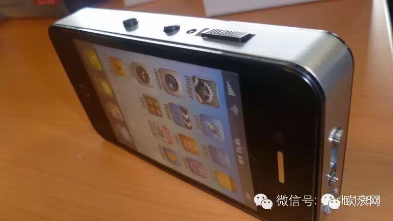 【警惕】他拿的不是iPhone，是电击枪。。。