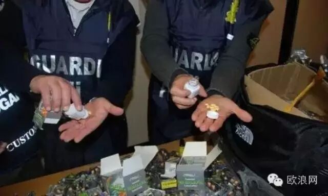 意大利警察在机场扣押上百万件来自中国的商品