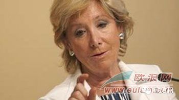 马德里前主席阿基里违章被罚后开车逃离现场撞倒警车
