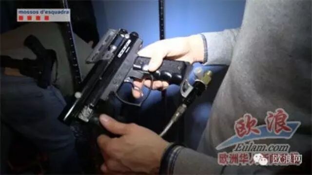 巴塞罗那男子涉嫌抢劫6家银行7次被捕