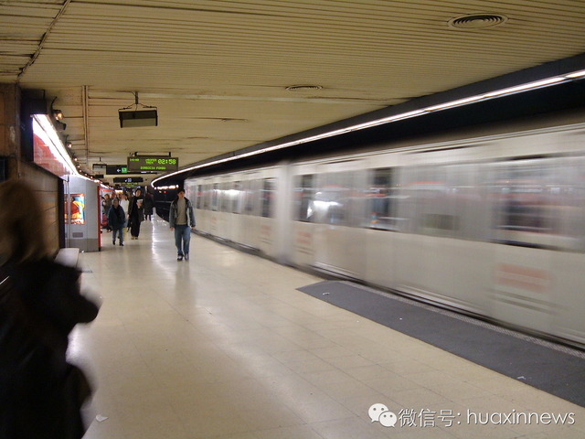 旅西华人女子地铁站遭偷窃 与女贼互殴被警察劝诫