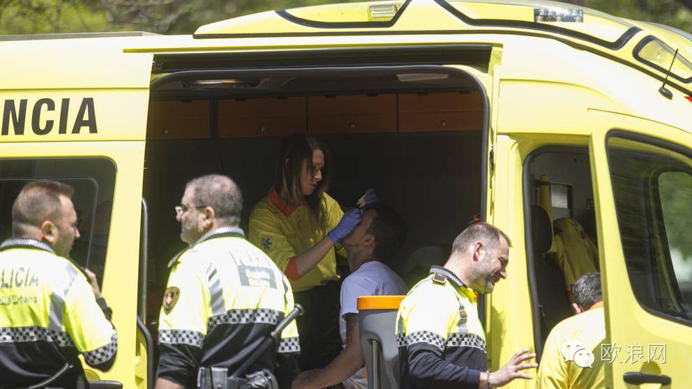 西班牙商贩联合袭警，最终落网被捕